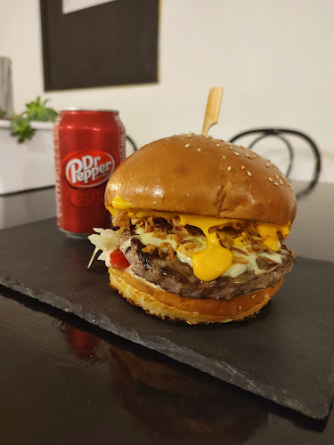 Opinii despre Bazár Burger Bar în Fehérgyarmat - Vendéglátás