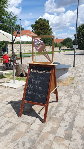 Érd, Múzeum sétány, 2030