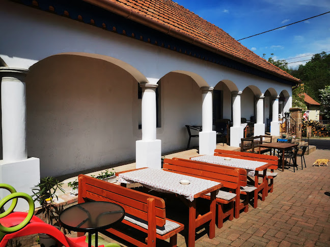 Comentarii opinii despre Rozika Kávézó, Sütiző