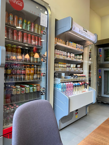 Lipóti Pékség Corvin - Vendéglátás