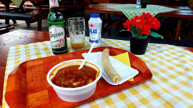 Aggtelek, Barlang bejárat előtti üzletsor, 3759