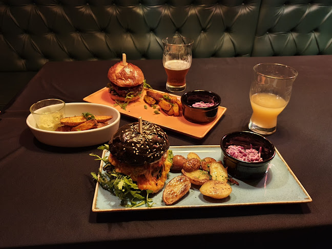 Opinii despre Krak'n Town Steampunk Saloon în Budapest - Vendéglátás