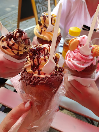 Opinii despre Gárdonyi Pék Pékség és Kávézó în Gárdony - Vendéglátás