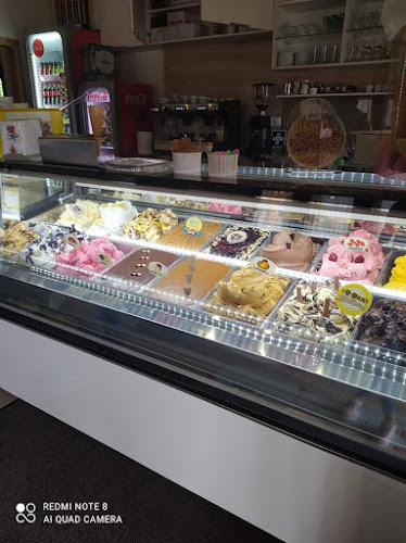 Comentarii opinii despre Lévai Garden - Caffe& Eis, Faházak, udvari kellékek