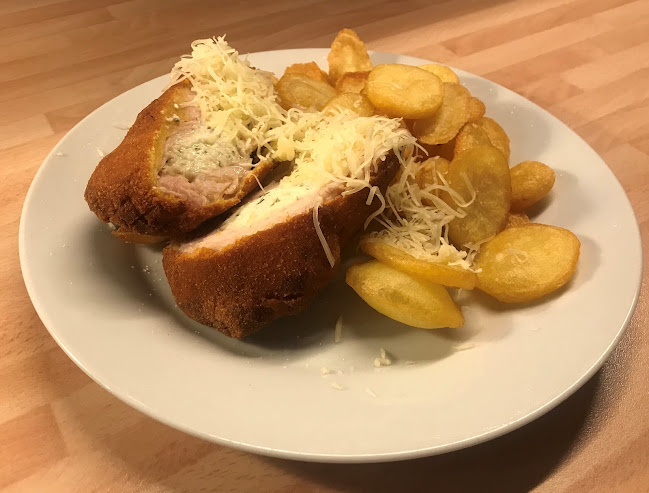 Comentarii opinii despre Templomkert Étterem és Söröző Szeged