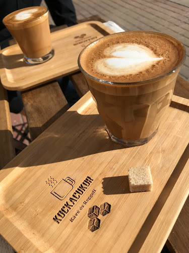 Székesfehérvár, Verseci u. Üzletsor, 8000