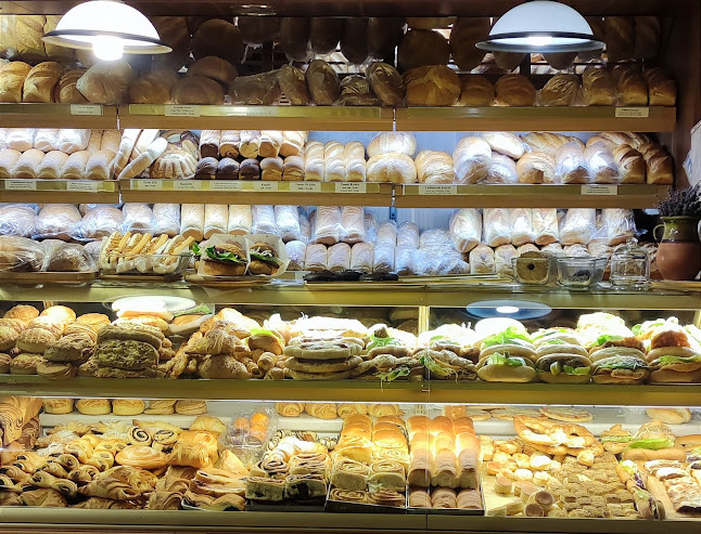 Opinii despre Princz Pékség (Földvár Pékség) în Dunaföldvár - Vendéglátás