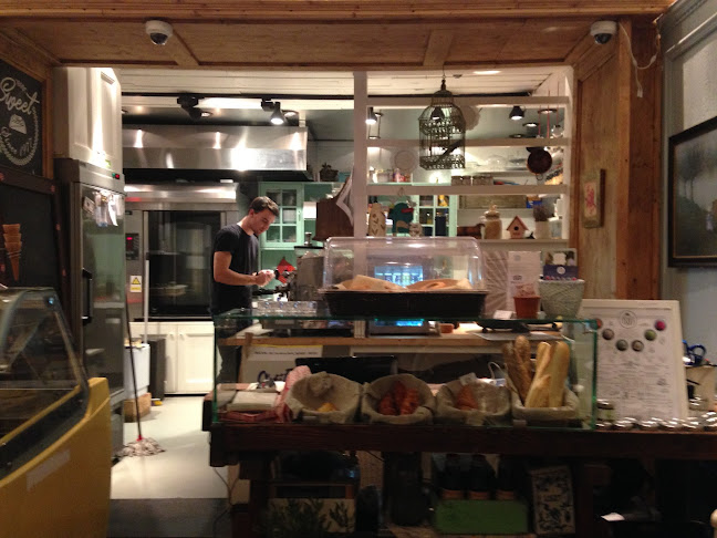 Gelarto Bistro - Vendéglátás