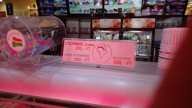 Opinii despre Aranytölcsér Fagylaltkert és Kávézó în Siófok - Vendéglátás