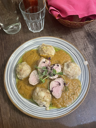 Opinii despre Klauzál Café & Restaurant în Budapest - Vendéglátás