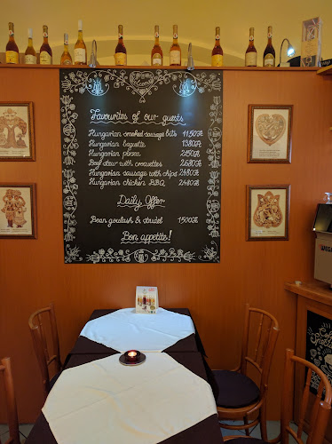 Comentarii opinii despre Mézeskalács Kávézó