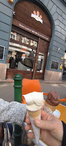 Juhász Cuki - Vendéglátás