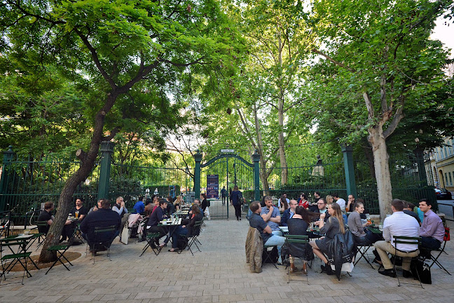 Csendes Társ - WineBar & Garden - Budapest