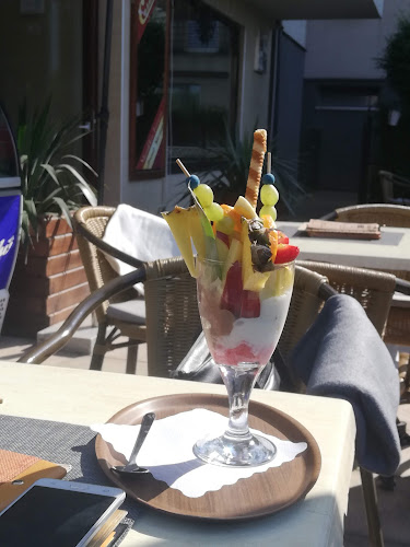 Opinii despre Casablanca Café - Kávézó Szombathely în Szombathely - Vendéglátás