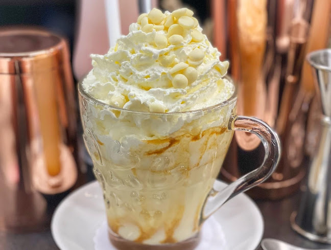 Opinii despre Royal Cafe & Bar în Nagykáta - Vendéglátás