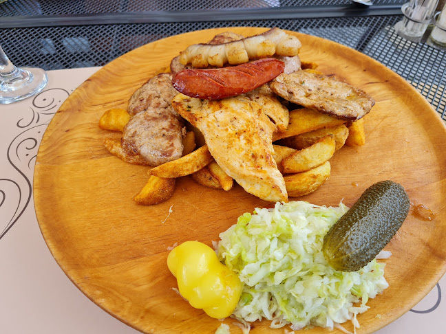 Comentarii opinii despre Kovács-Kert Étterem