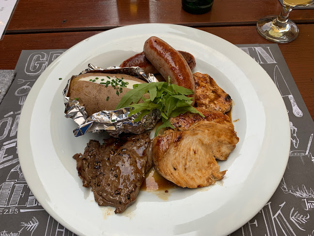 Puskás Söröző és Étterem - Vendéglátás