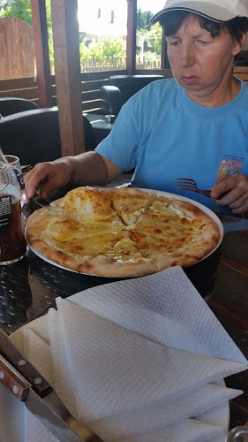 Comentarii opinii despre Alsó Klub & Pizzéria