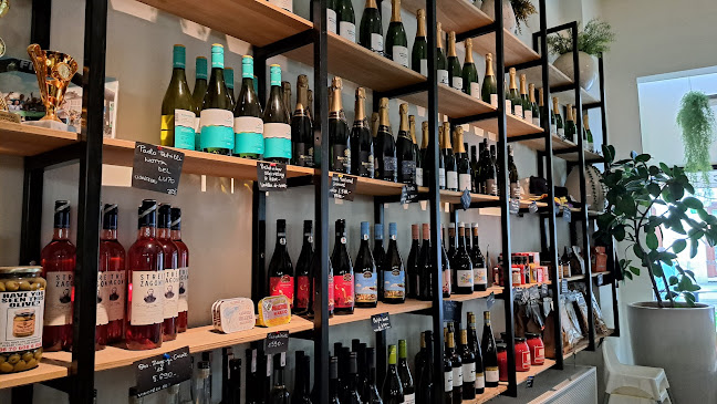 Comentarii opinii despre Pizza, Kávé, Világbéke