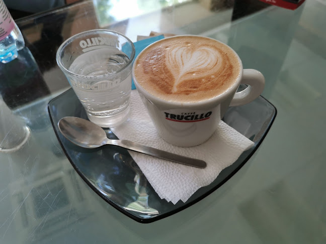 Opinii despre La Vita kávéház în Kecskemét - Vendéglátás