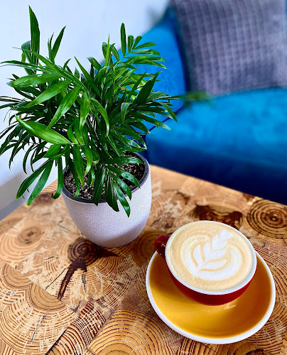 Opinii despre Presso - Coffe And More în Baja - Vendéglátás