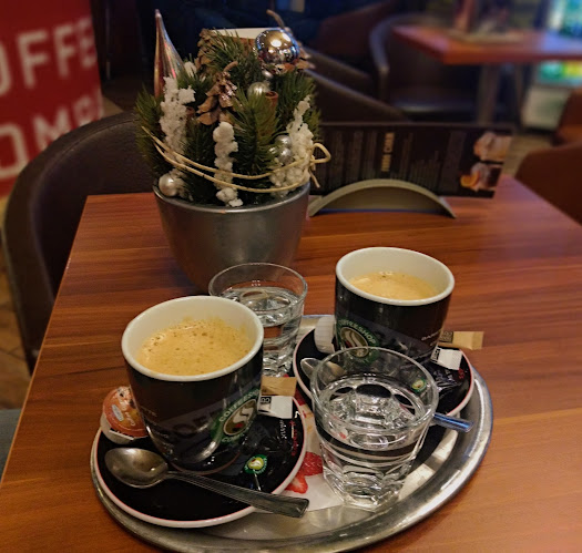 Opinii despre CoffeeShop Company Siófok în Siófok - Vendéglátás