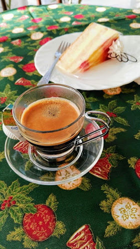 Opinii despre Nagyvenyimi Cukrászda în Nagyvenyim - Vendéglátás