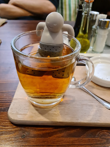 Opinii despre Cosy Café Budapest în Budapest - Vendéglátás