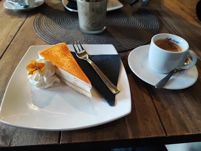 Comentarii opinii despre Korzó Kávéház