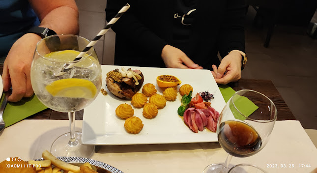 River Bistro - Vendéglátás