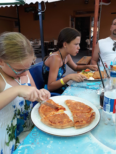 Comentarii opinii despre Várkert Söröző & Pizzéria