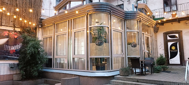 Opinii despre Bécsi Kávéház és Cukrászda Kft - Sütemények, torták. în Győr - Vendéglátás