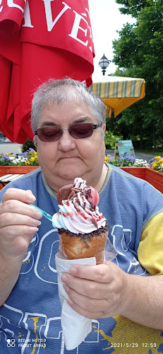 Opinii despre Gárdonyi Pék Pékség és Kávézó în Gárdony - Vendéglátás