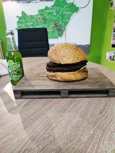 Comentarii opinii despre Békési Burger Bár
