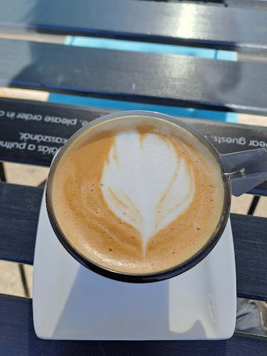 Opinii despre The Box Donut & Coffee Szombathely în Szombathely - Vendéglátás