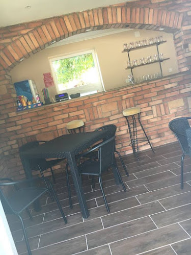 Opinii despre B Bisztró Kávézó és Gyorsétterem în Jászapáti - Vendéglátás