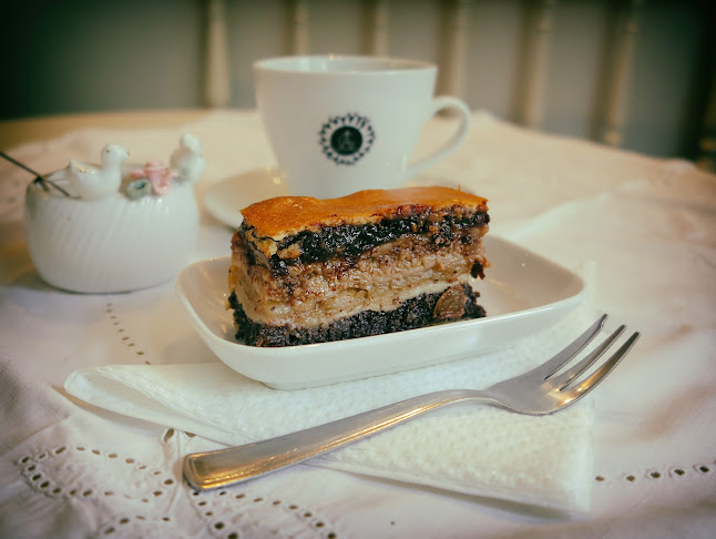 Opinii despre Gross Arnold galéria és kávézó în Budapest - Vendéglátás