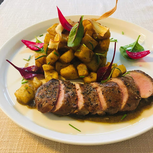 Opinii despre Arany Holló Étterem în Tiszaújváros - Vendéglátás