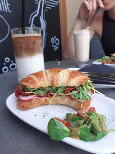 Luxura Café & Bar - Vendéglátás