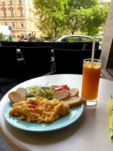 Opinii despre Hattyú Kávézó în Budapest - Vendéglátás