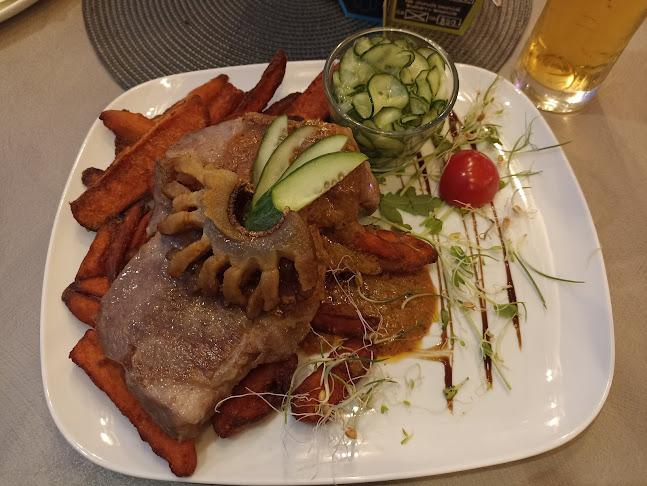 Kecskemét, Kossuth tér 1, 6000