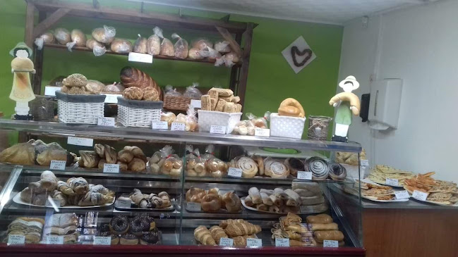 Opinii despre KÉZMŰVES PÉKSÉG SÜTŐÜZEM în Laskod - Vendéglátás