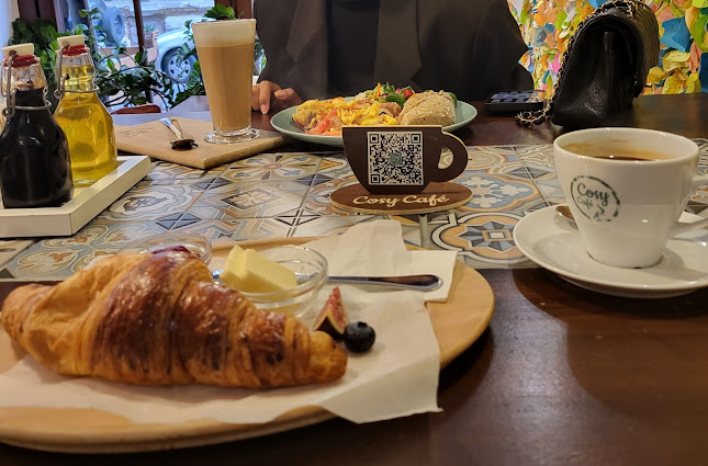 Opinii despre Cosy Café Budapest în Budapest - Vendéglátás