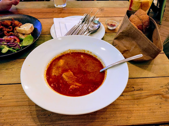 Halkakas Halbisztró - Vendéglátás