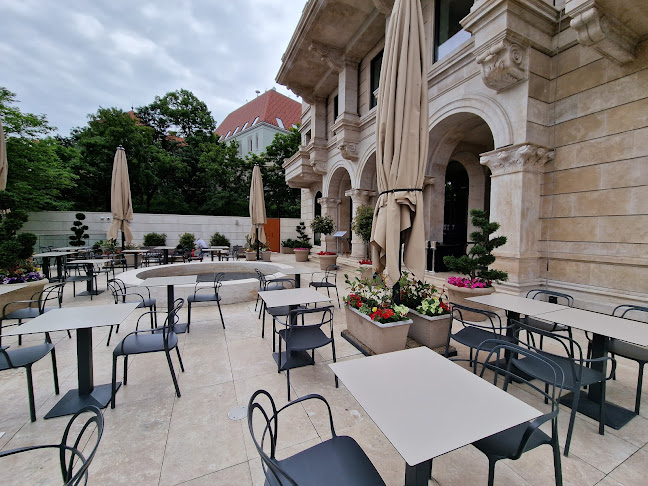 Budapest, Buda Castle, Csónak u. 1, 1015