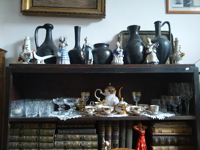 Szerpentin Szalon Régiségbolt És Kávézó - Vendéglátás