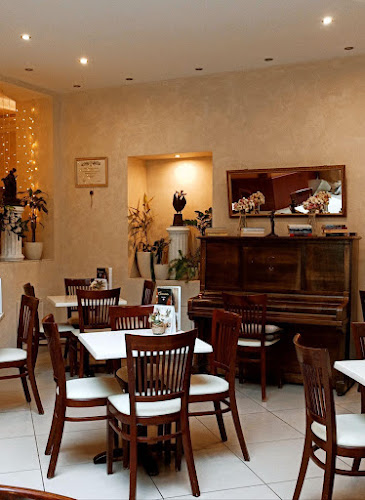 Bécsi Kávéház és Cukrászda Kft - Sütemények, torták. - Győr