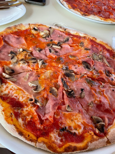 Opinii despre Trattoria Pizzeria Monza în Budapest - Vendéglátás