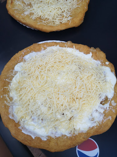 Opinii despre Lángos în Tapolca - Vendéglátás