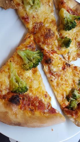 Opinii despre Pizza Taxi în Sopron - Vendéglátás